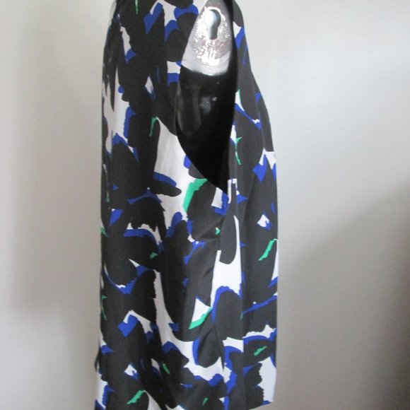 LARRY LEVINE black white geo abstract print silky polyester sleeveless blouse - Picture 4 of 6